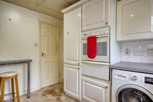 Kitchen/Breakfast Room- click for photo gallery